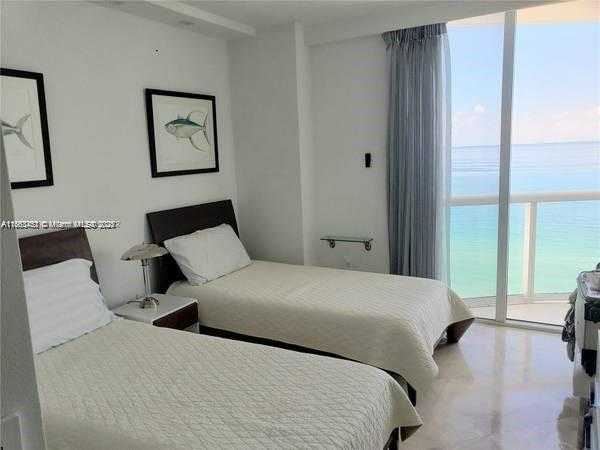 Small Image of 6365 COLLINS AVE #1402, Miami Beach Number 9