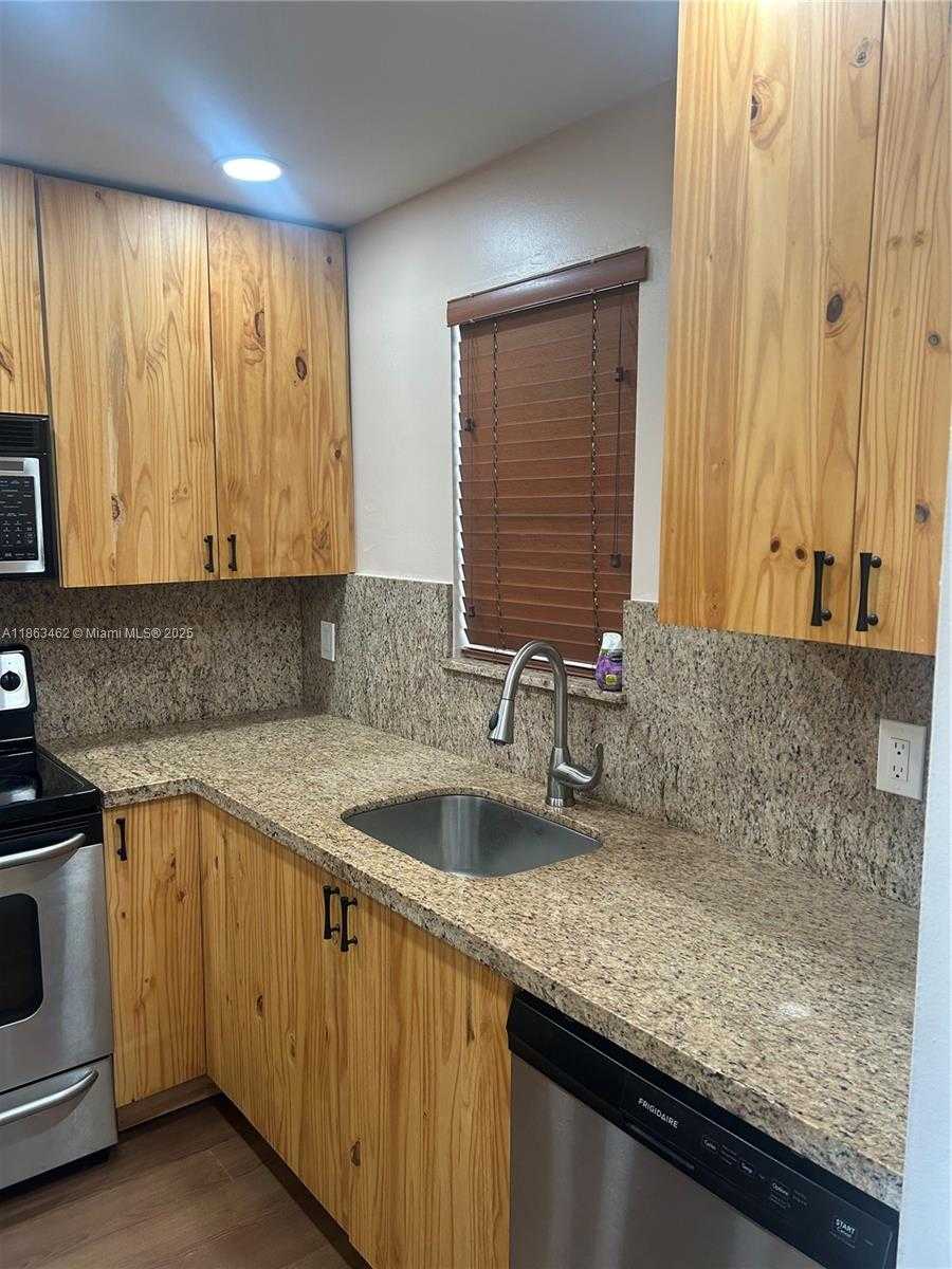 Small Image of 1051 SOUTH WEST 1ST ST #404, Miami Number 4
