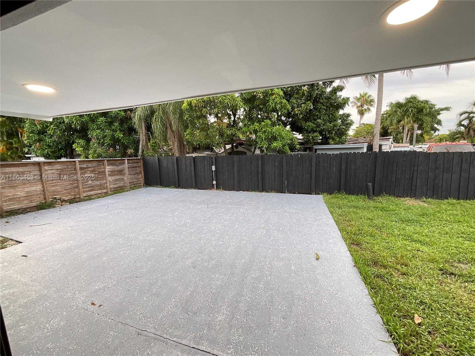Small Image of 6101 NORTH WEST 199TH ST, Hialeah Number 10