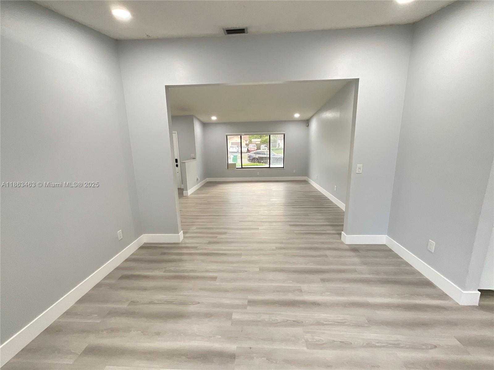 Small Image of 6101 NORTH WEST 199TH ST, Hialeah Number 14