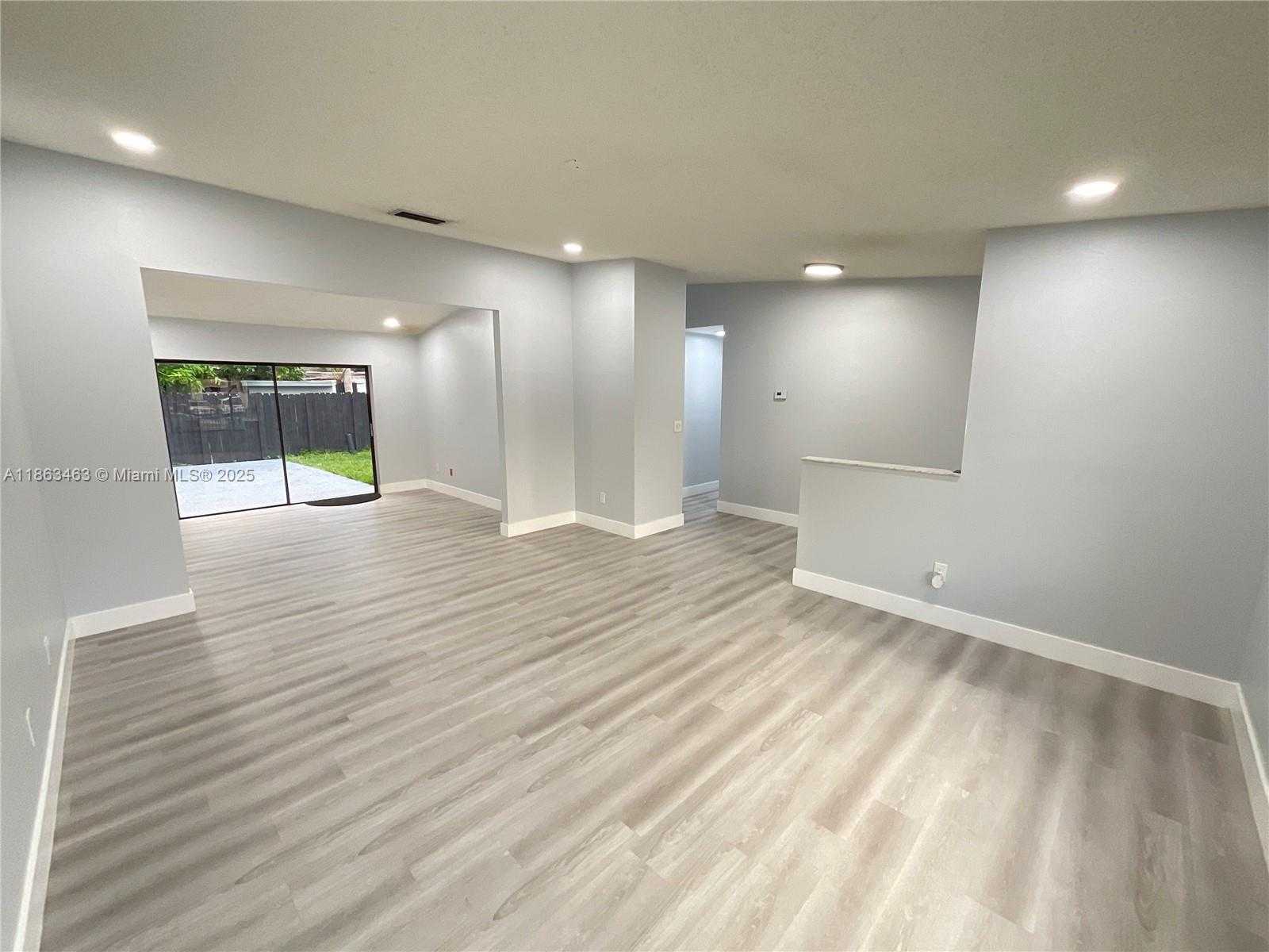 Small Image of 6101 NORTH WEST 199TH ST, Hialeah Number 15