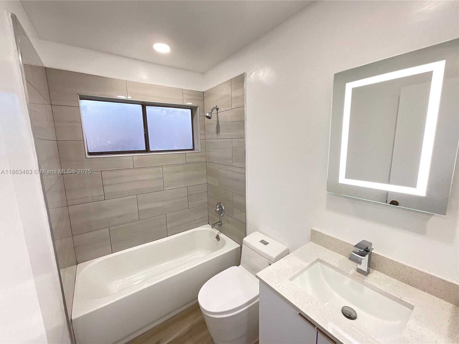 Small Image of 6101 NORTH WEST 199TH ST, Hialeah Number 19