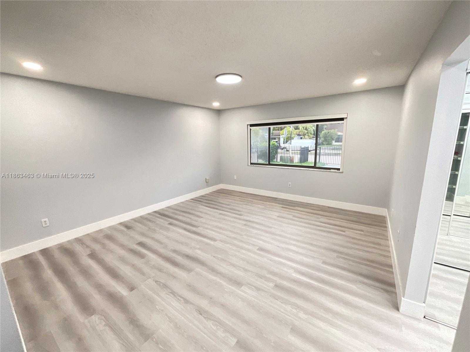 Small Image of 6101 NORTH WEST 199TH ST, Hialeah Number 21