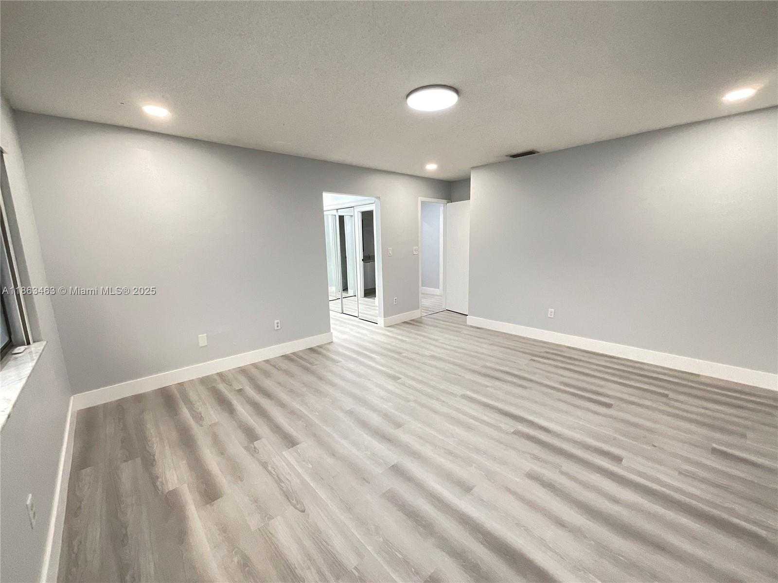 Small Image of 6101 NORTH WEST 199TH ST, Hialeah Number 22