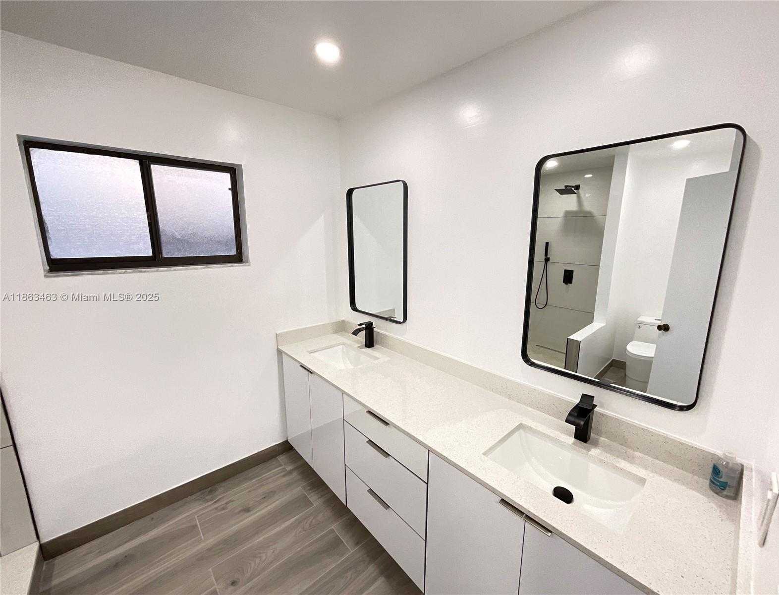 Small Image of 6101 NORTH WEST 199TH ST, Hialeah Number 23