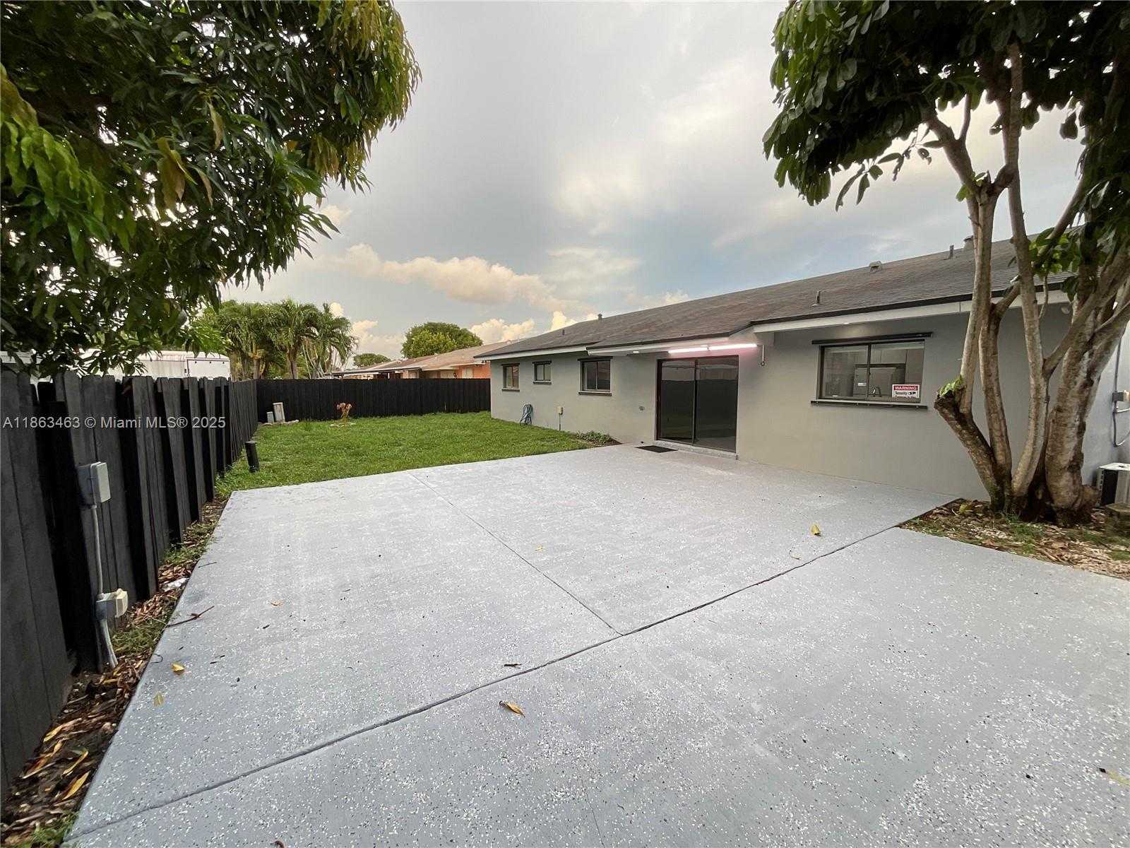 Small Image of 6101 NORTH WEST 199TH ST, Hialeah Number 25