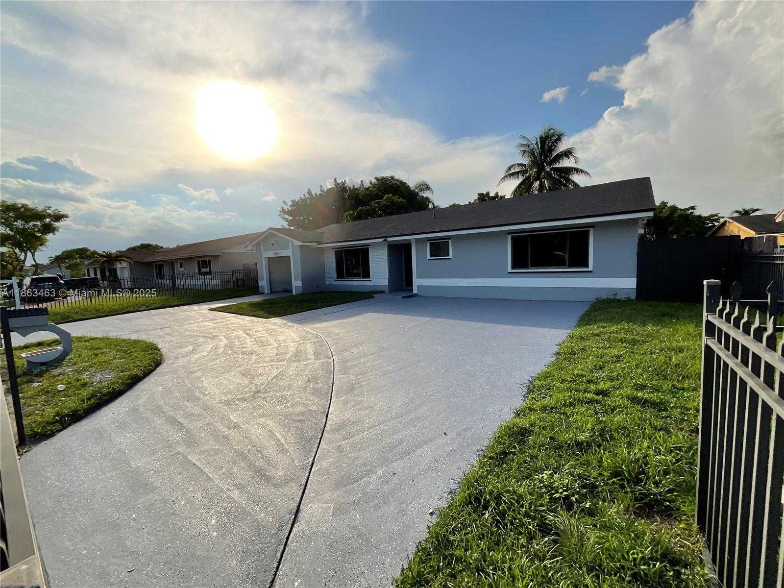 Small Image of 6101 NORTH WEST 199TH ST, Hialeah Number 28