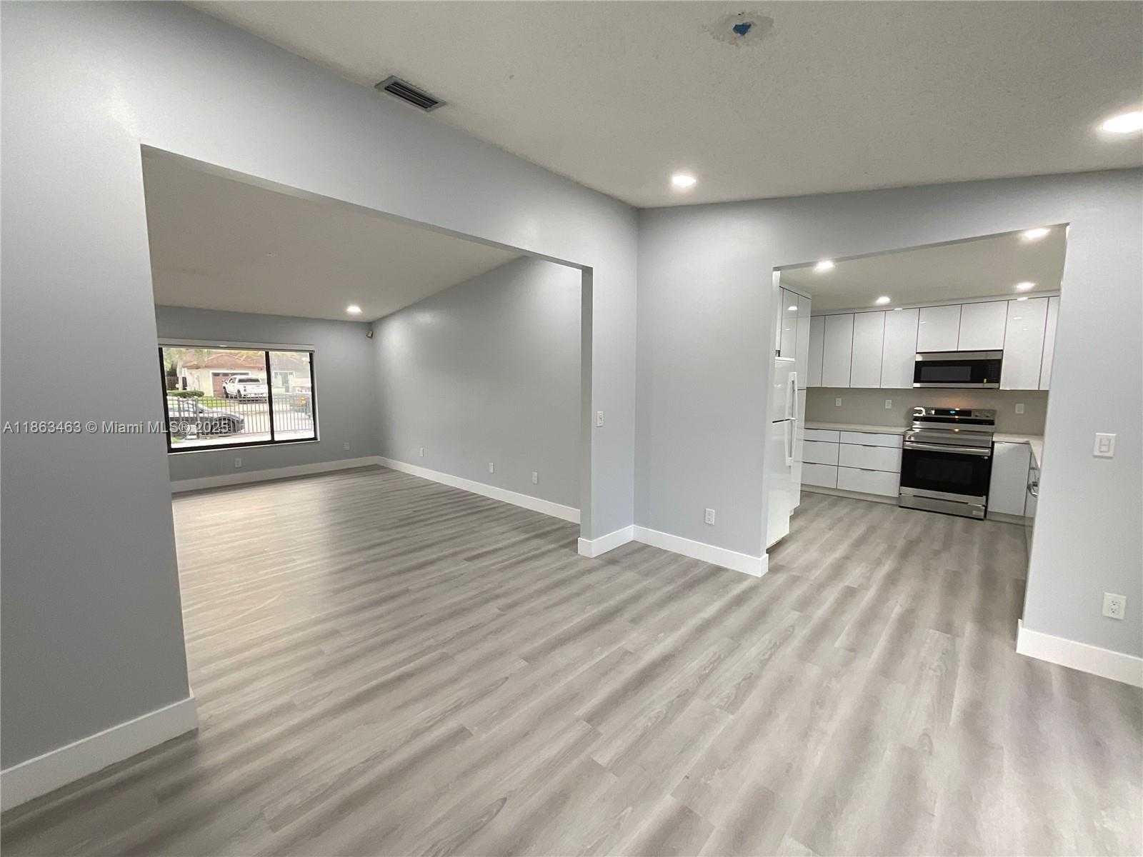 Small Image of 6101 NORTH WEST 199TH ST, Hialeah Number 6