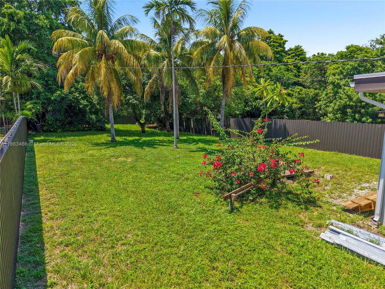 Small Image of 820 NORTH WEST 31ST AVE, Miami Number 17
