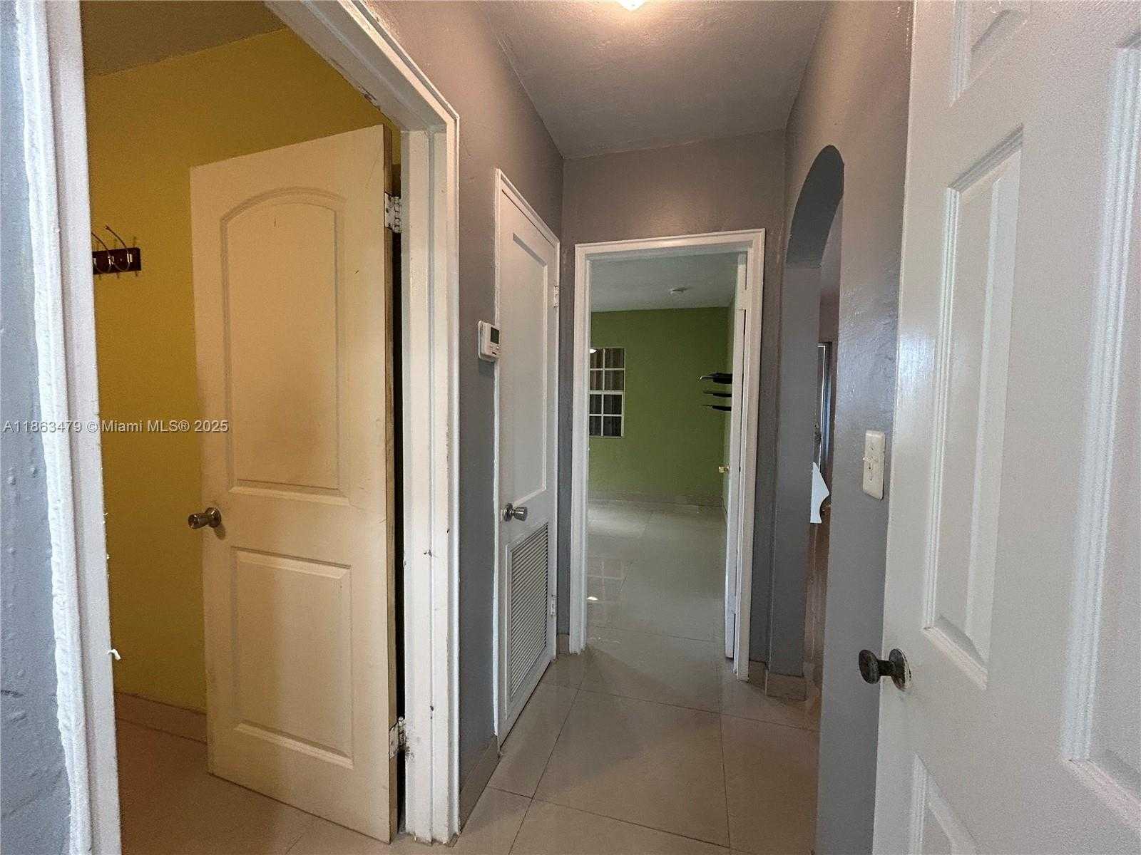 Small Image of 2551 WILEY ST, Hollywood Number 11