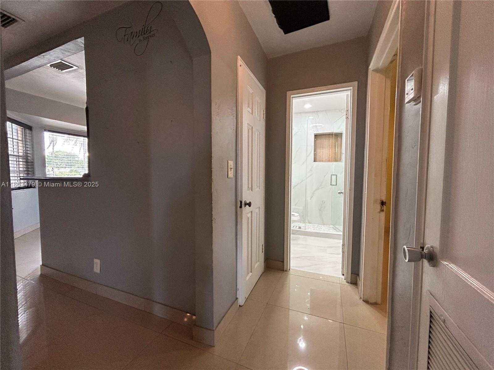 Small Image of 2551 WILEY ST, Hollywood Number 13