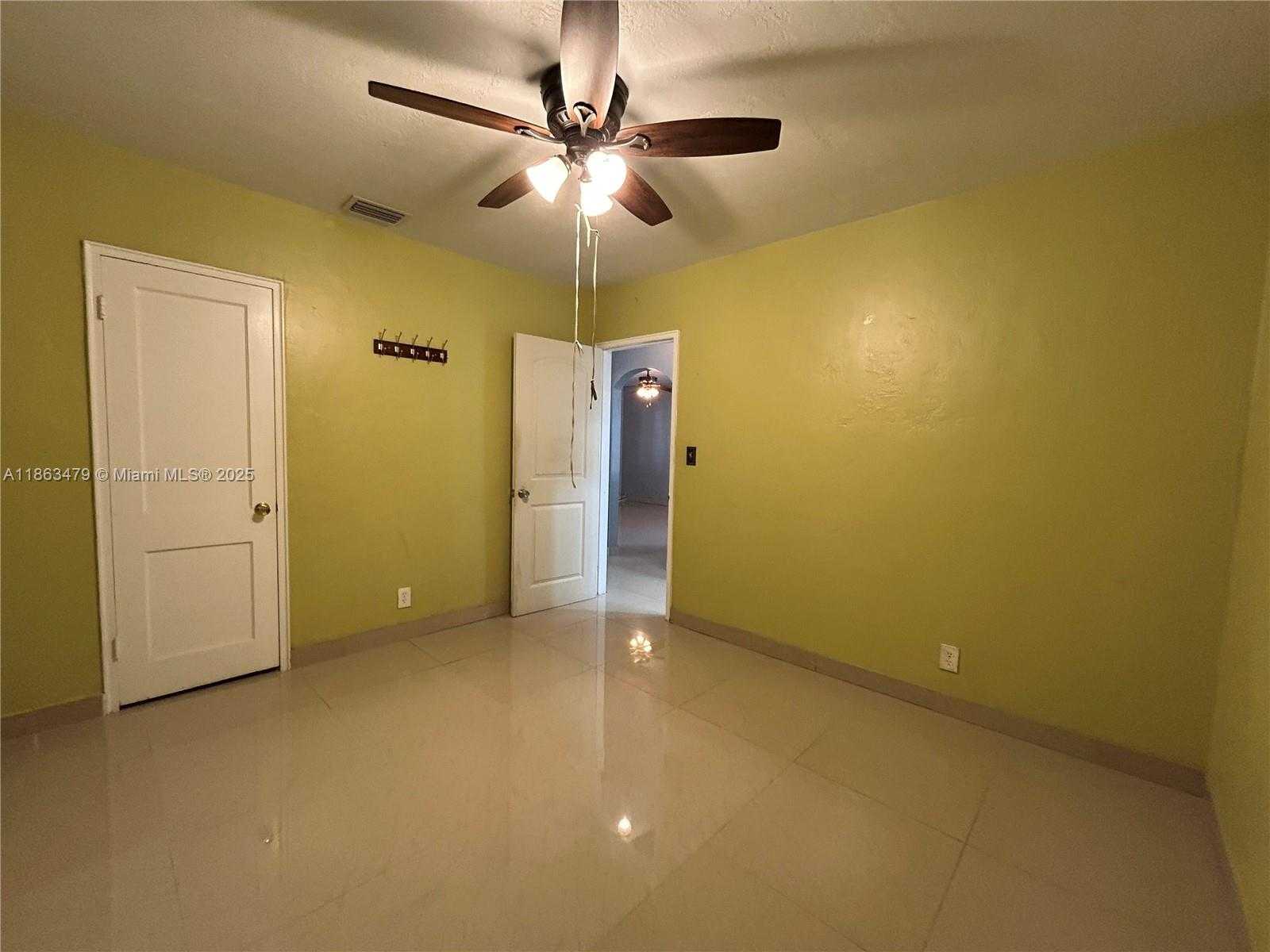 Small Image of 2551 WILEY ST, Hollywood Number 14