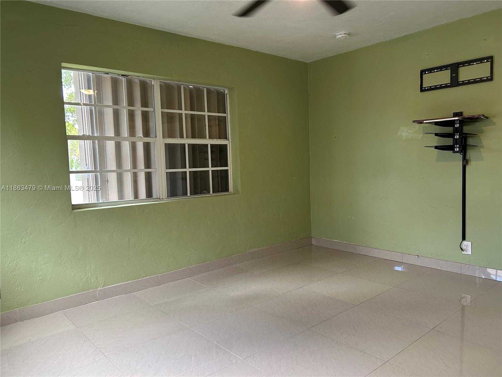 Small Image of 2551 WILEY ST, Hollywood Number 15