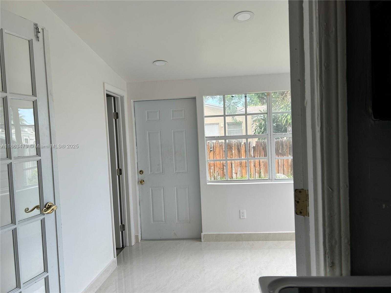Small Image of 2551 WILEY ST, Hollywood Number 8