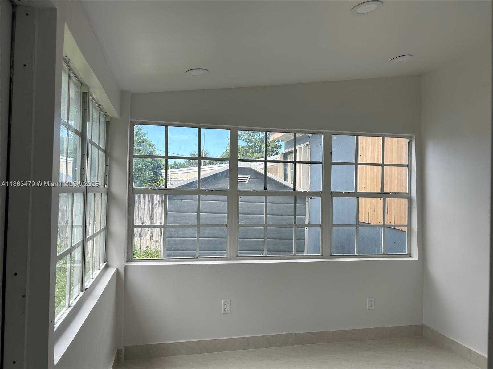 Small Image of 2551 WILEY ST, Hollywood Number 9
