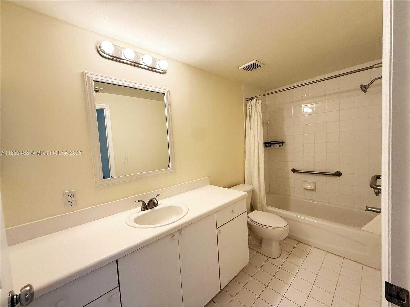 Small Image of 50 MENORES AVE #517, Coral Gables Number 9