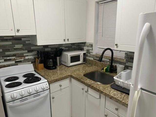 Small Image of 251 172ND ST #121, Sunny Isles Beach Number 3