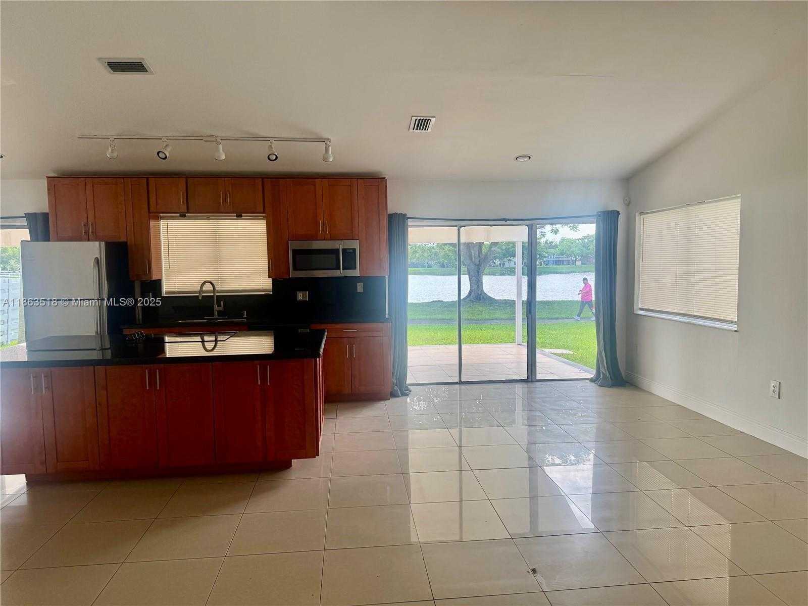 Small Image of 14570 SOUTH WEST 145TH PL #14570, Miami Number 11