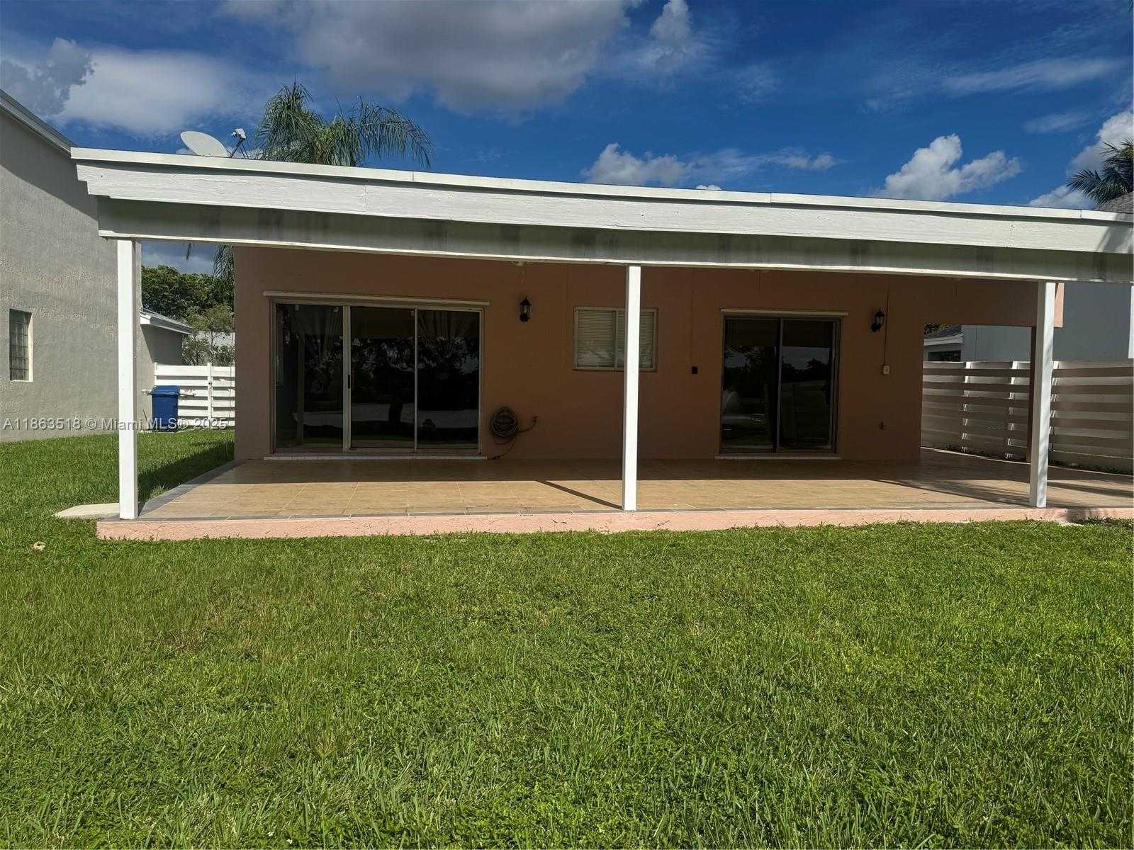 Small Image of 14570 SOUTH WEST 145TH PL #14570, Miami Number 15