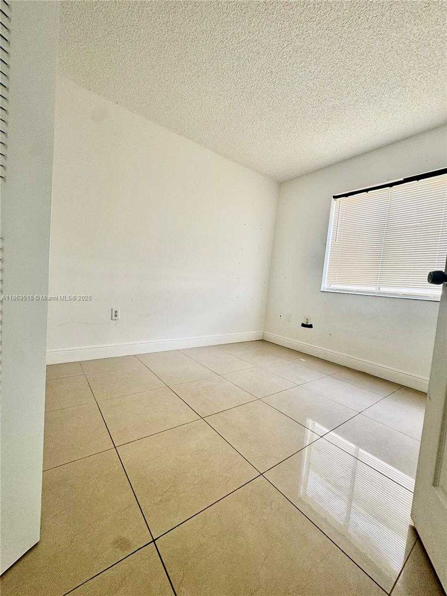 Small Image of 14570 SOUTH WEST 145TH PL #14570, Miami Number 6