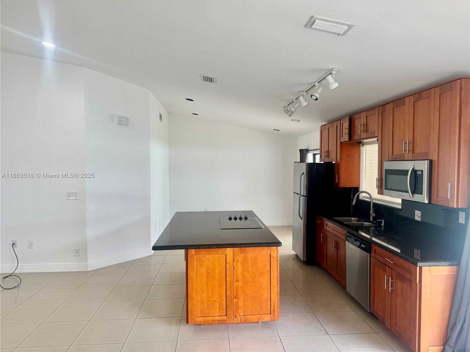 Small Image of 14570 SOUTH WEST 145TH PL #14570, Miami Number 7