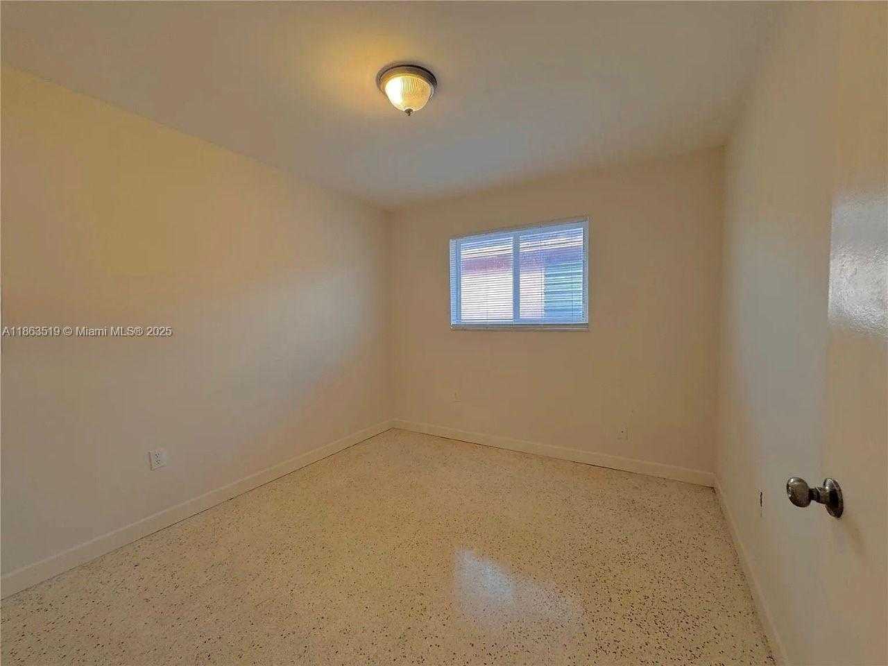 Small Image of 628 WEST 17TH ST #628, Hialeah Number 5