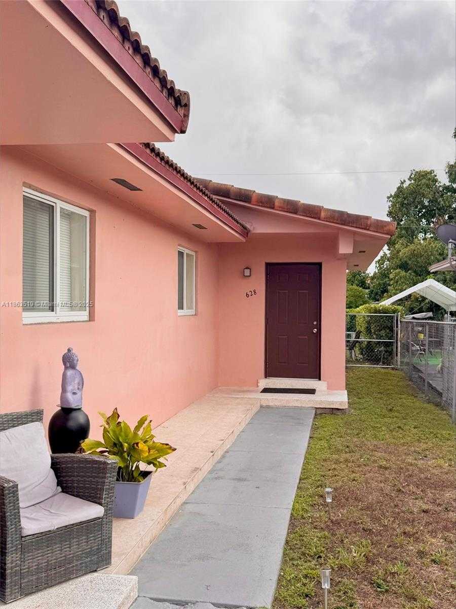 Small Image of 628 WEST 17TH ST #628, Hialeah Number 9