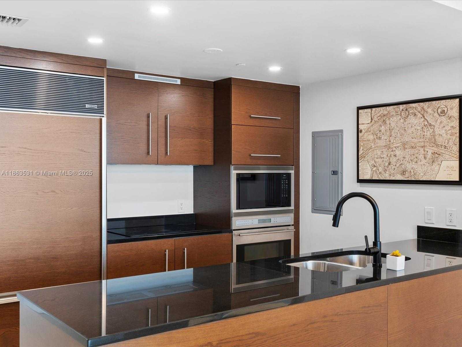 Small Image of 465 BRICKELL AVE #4605, Miami Number 11