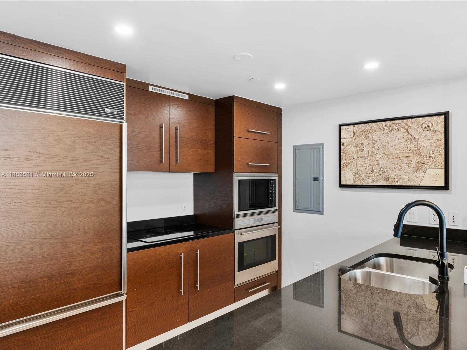 Small Image of 465 BRICKELL AVE #4605, Miami Number 12