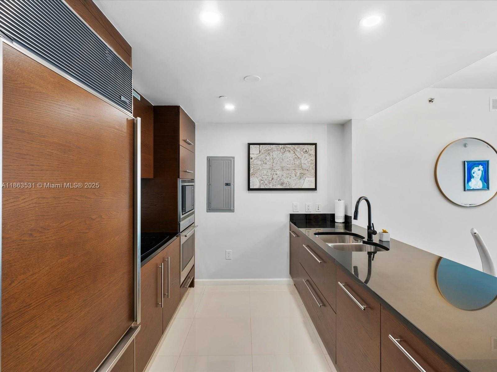 Small Image of 465 BRICKELL AVE #4605, Miami Number 13