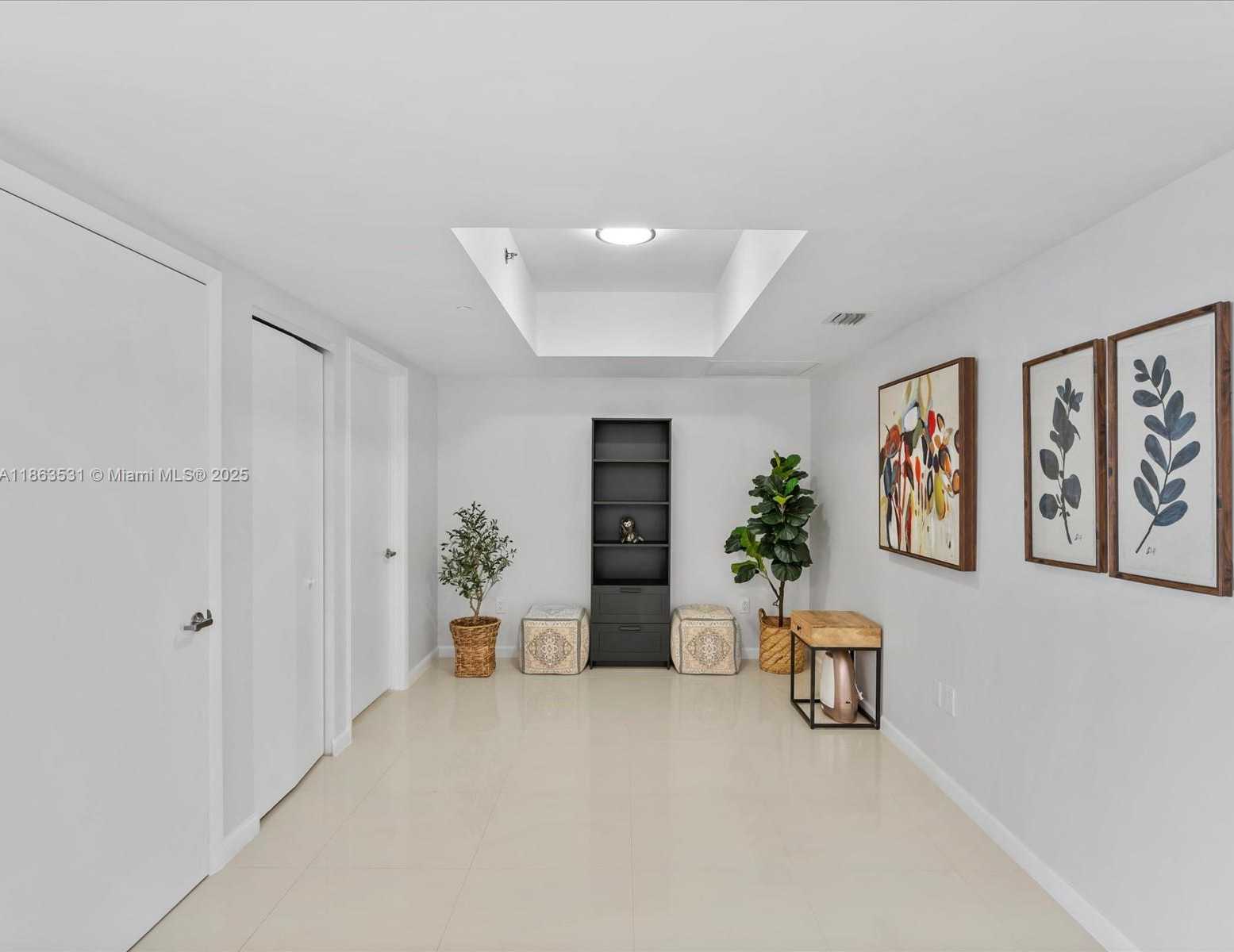 Small Image of 465 BRICKELL AVE #4605, Miami Number 14