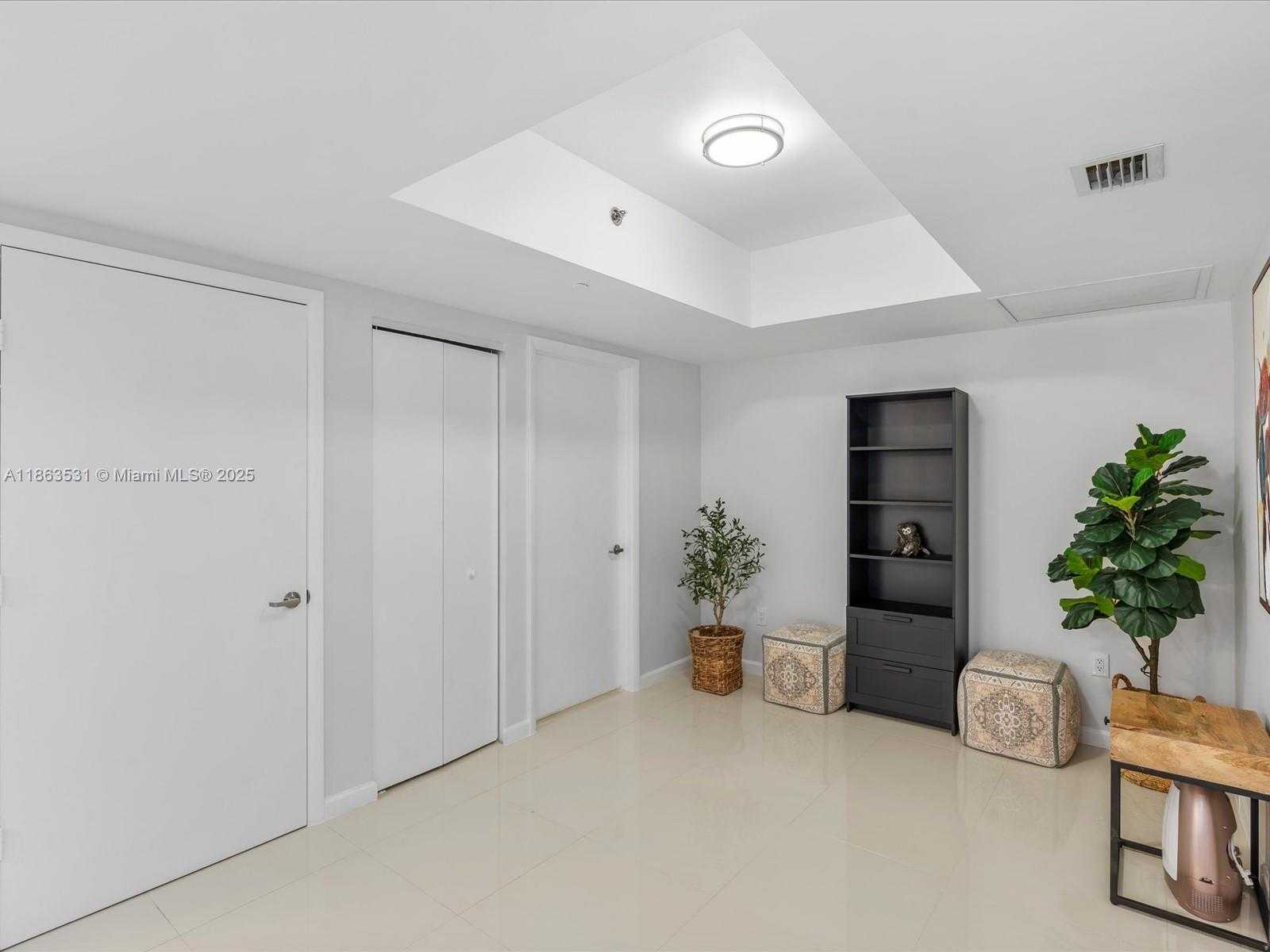 Small Image of 465 BRICKELL AVE #4605, Miami Number 15