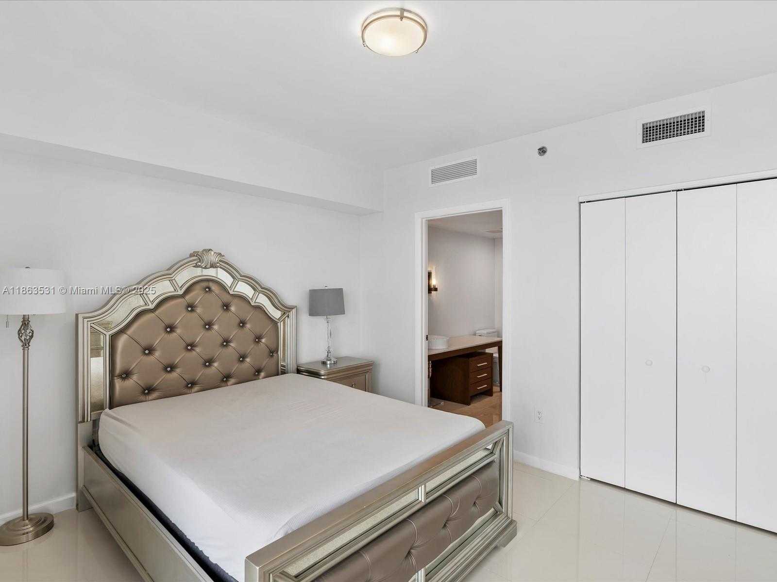 Small Image of 465 BRICKELL AVE #4605, Miami Number 25