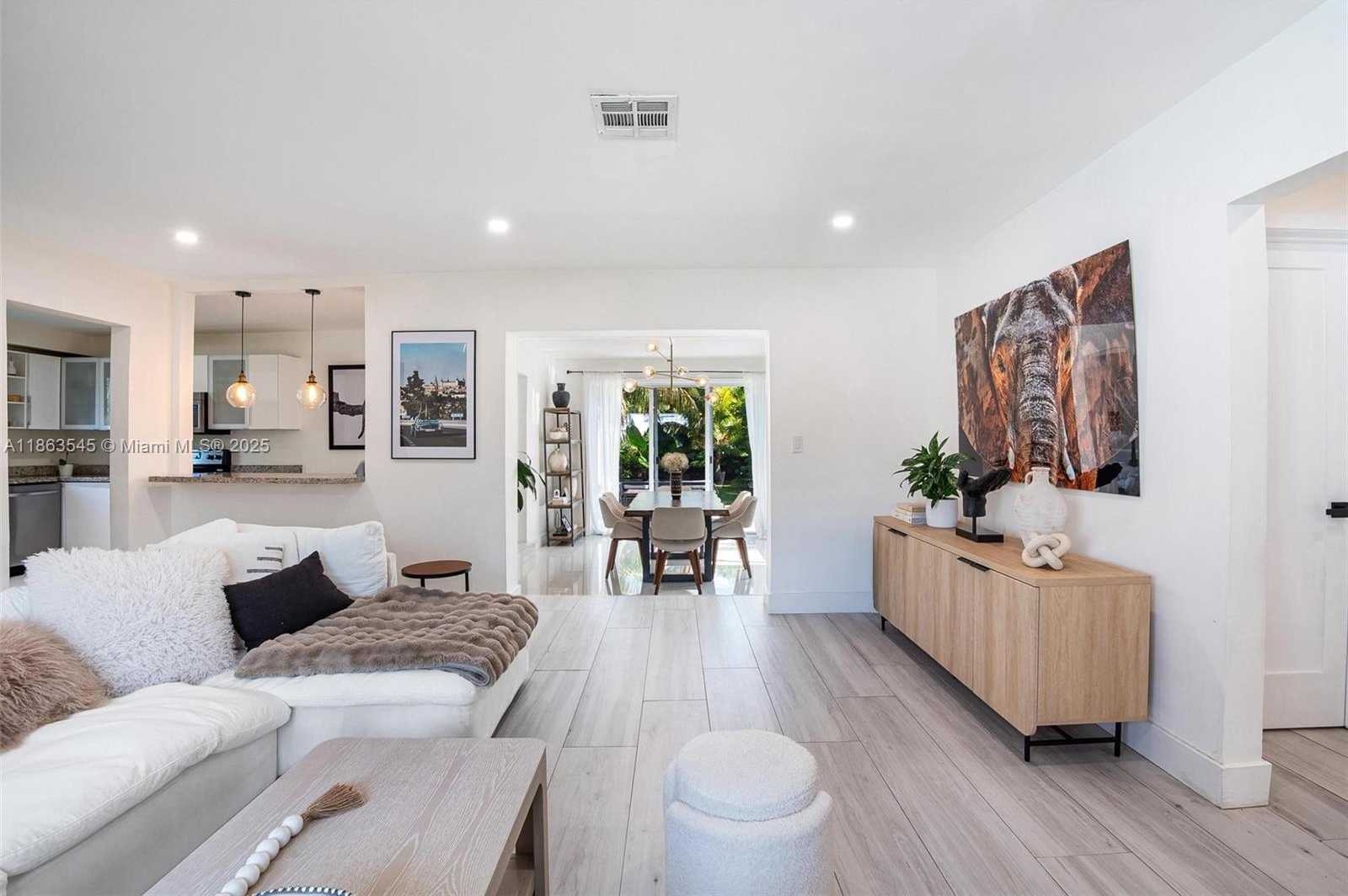 Small Image of 945 NORTH EAST 82ND ST, Miami Number 10