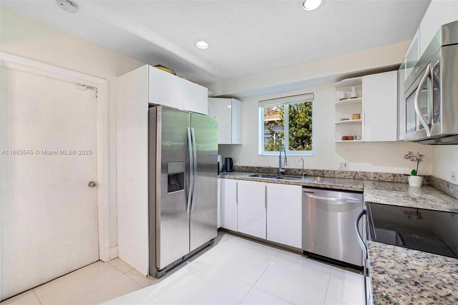 Small Image of 945 NORTH EAST 82ND ST, Miami Number 13