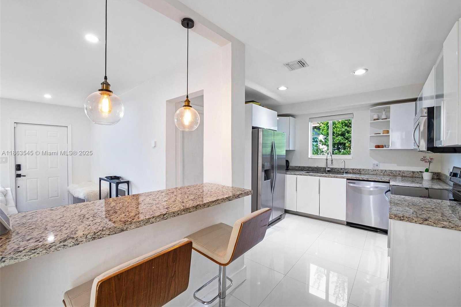 Small Image of 945 NORTH EAST 82ND ST, Miami Number 14