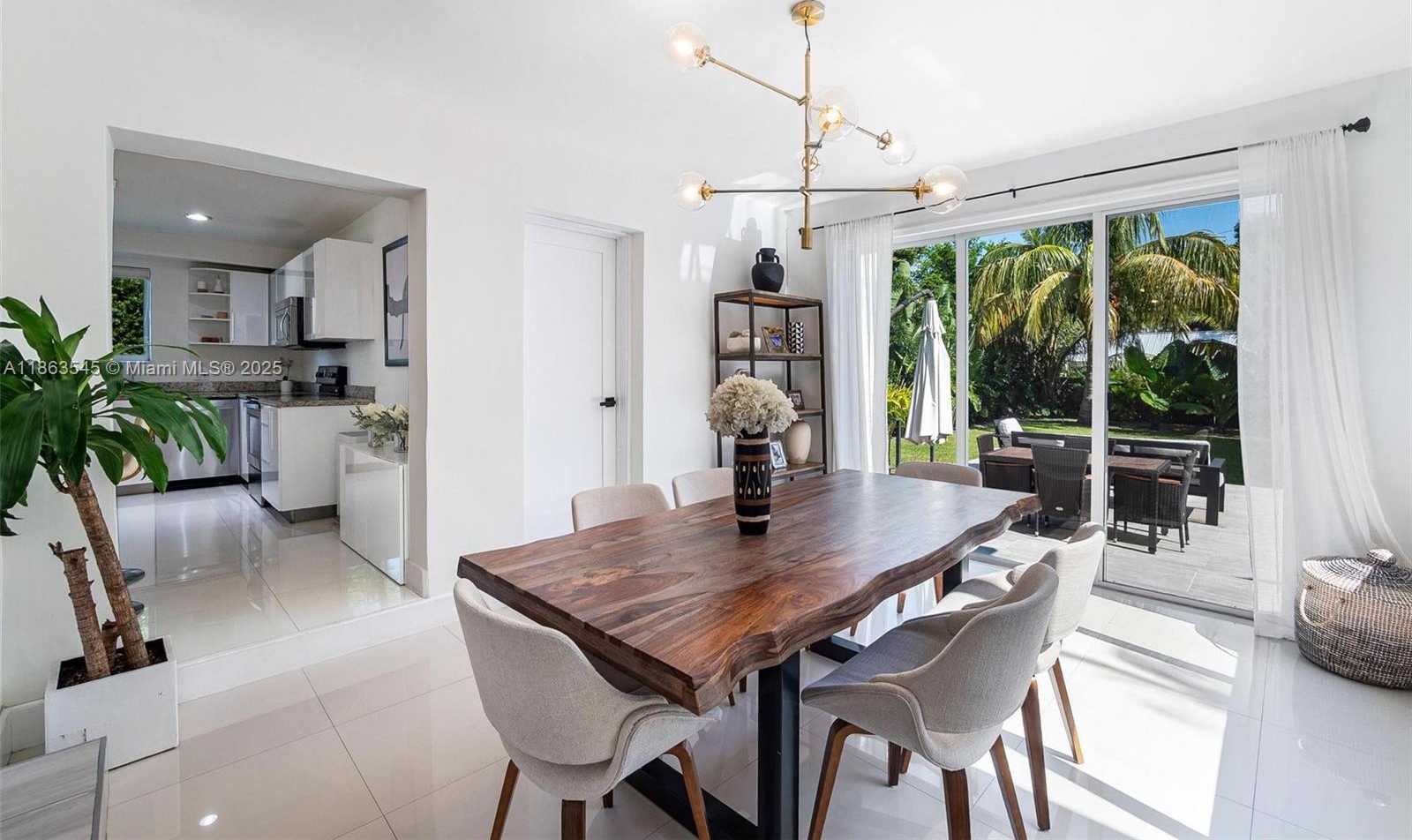 Small Image of 945 NORTH EAST 82ND ST, Miami Number 16