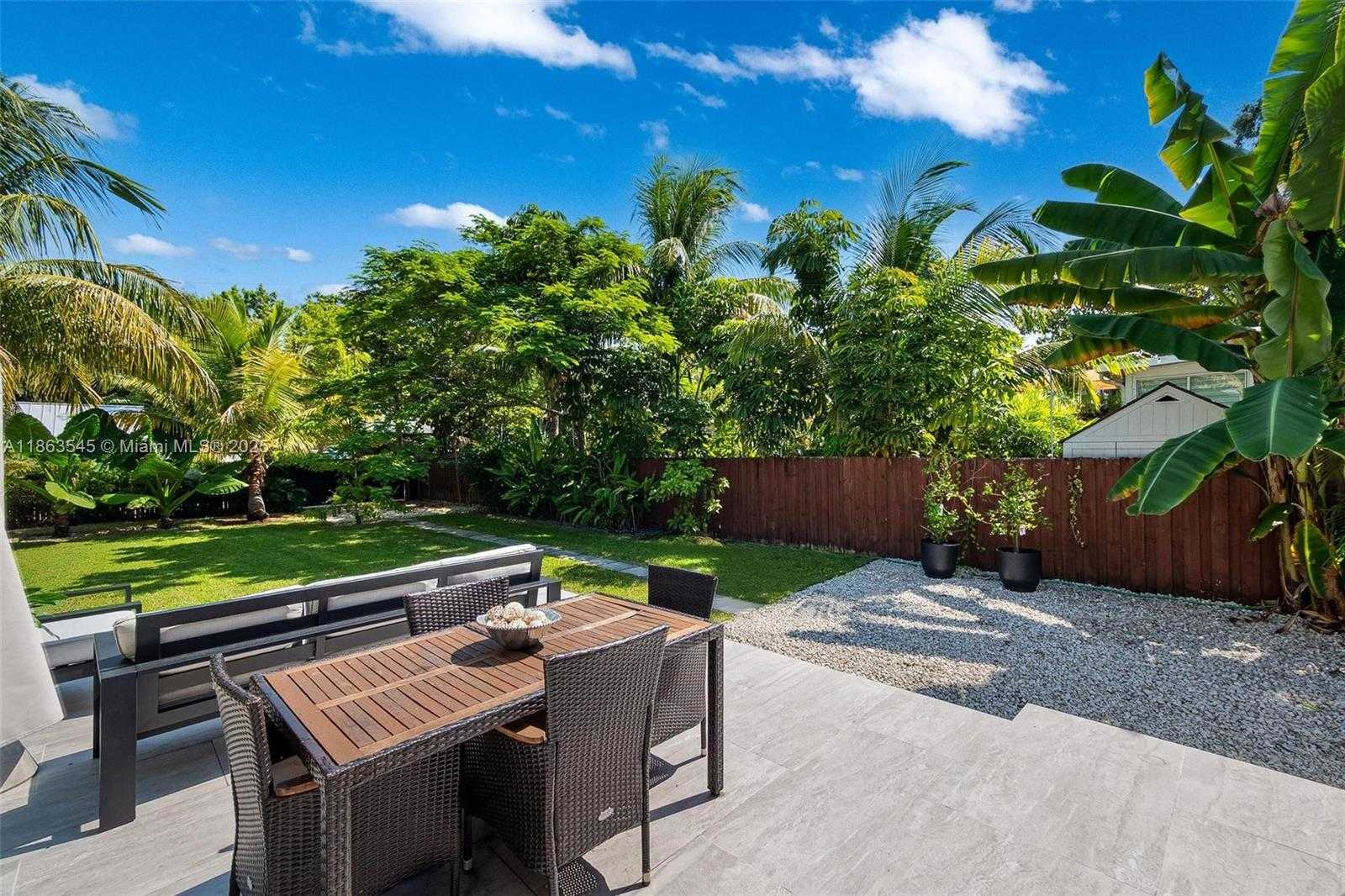 Small Image of 945 NORTH EAST 82ND ST, Miami Number 28