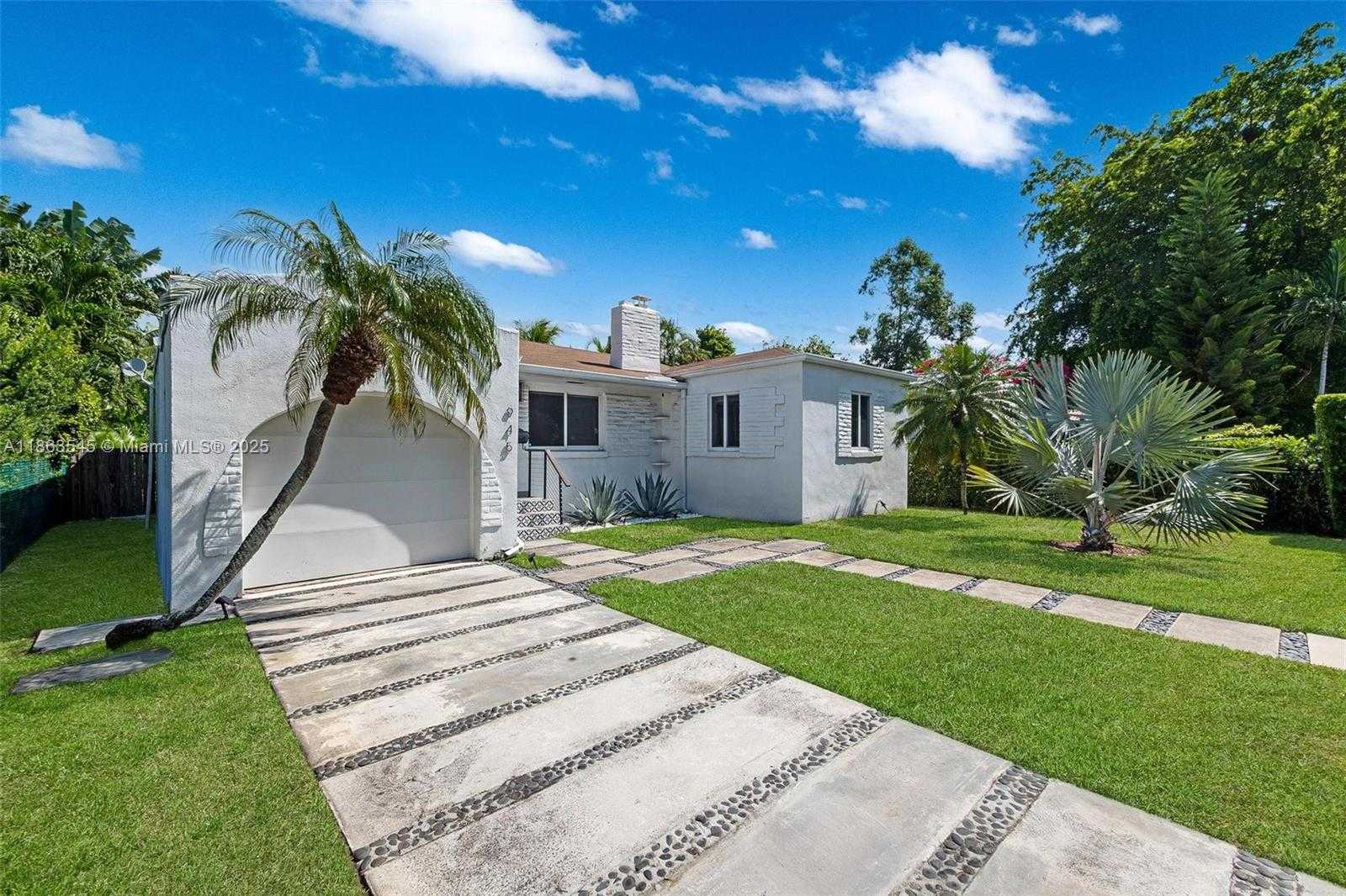 Small Image of 945 NORTH EAST 82ND ST, Miami Number 36
