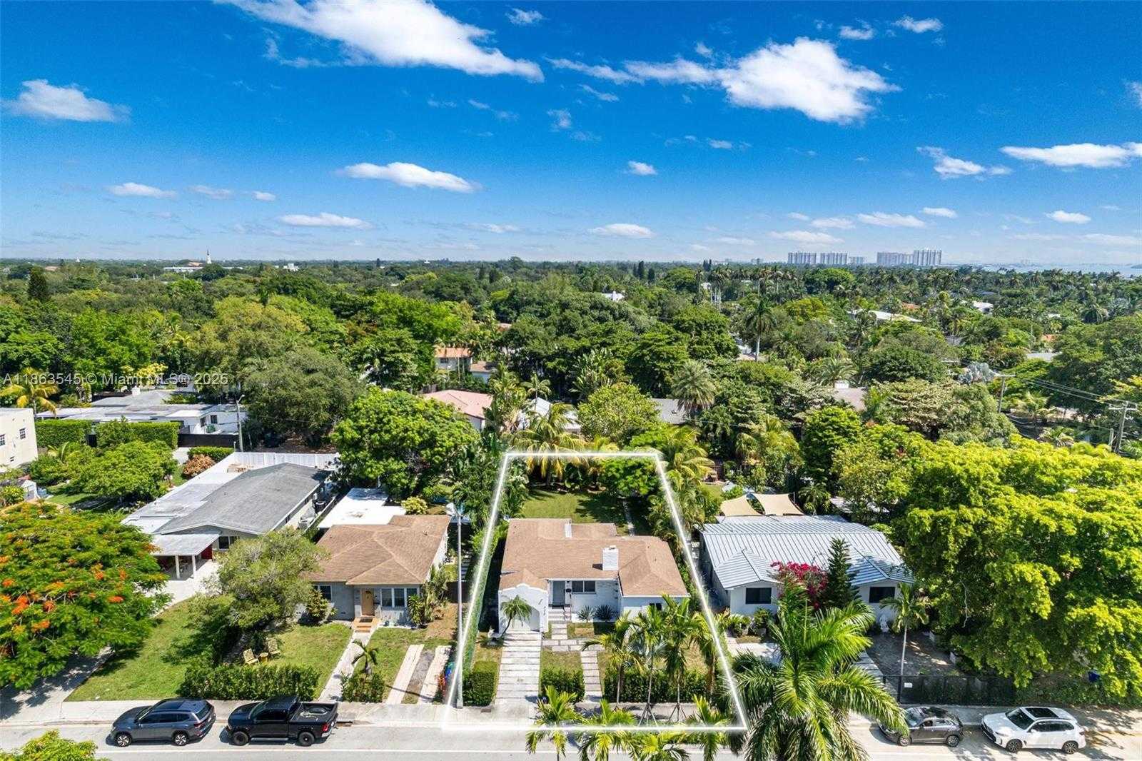 Small Image of 945 NORTH EAST 82ND ST, Miami Number 38