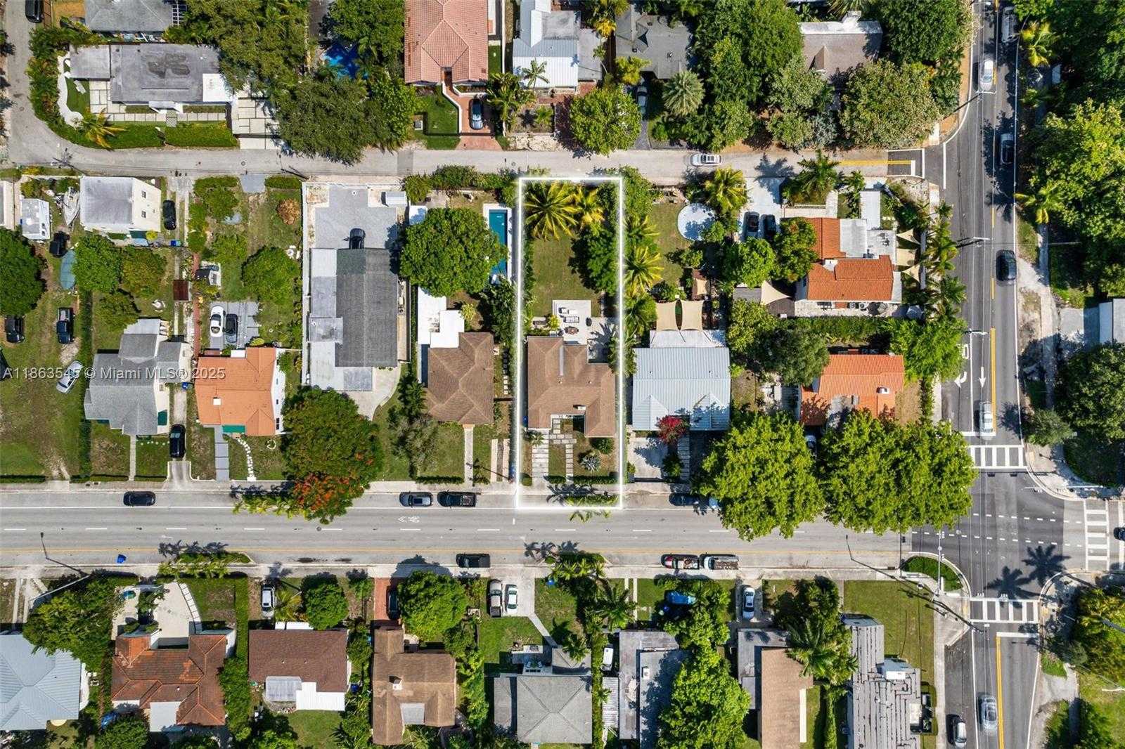Small Image of 945 NORTH EAST 82ND ST, Miami Number 39