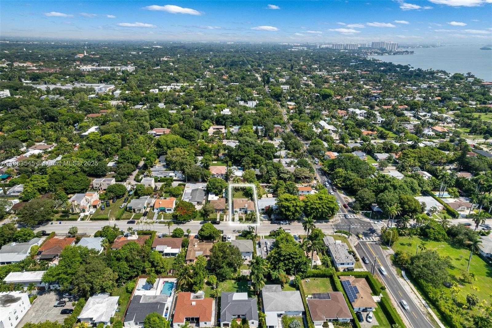 Small Image of 945 NORTH EAST 82ND ST, Miami Number 40