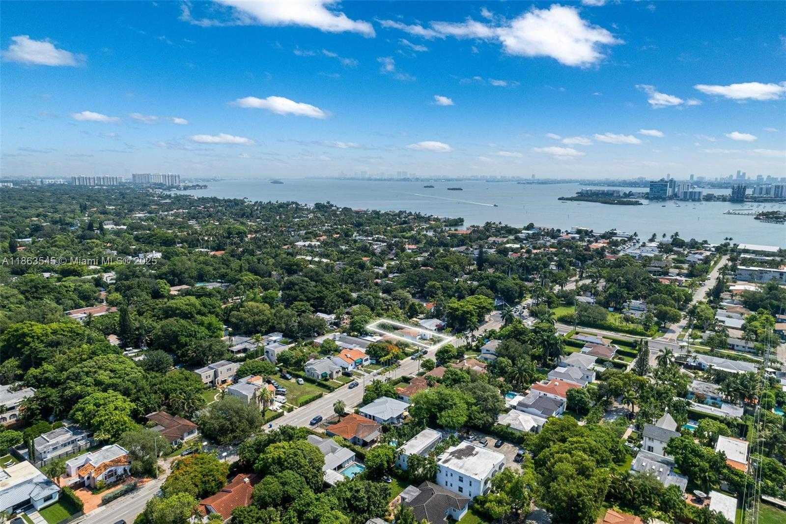 Small Image of 945 NORTH EAST 82ND ST, Miami Number 43