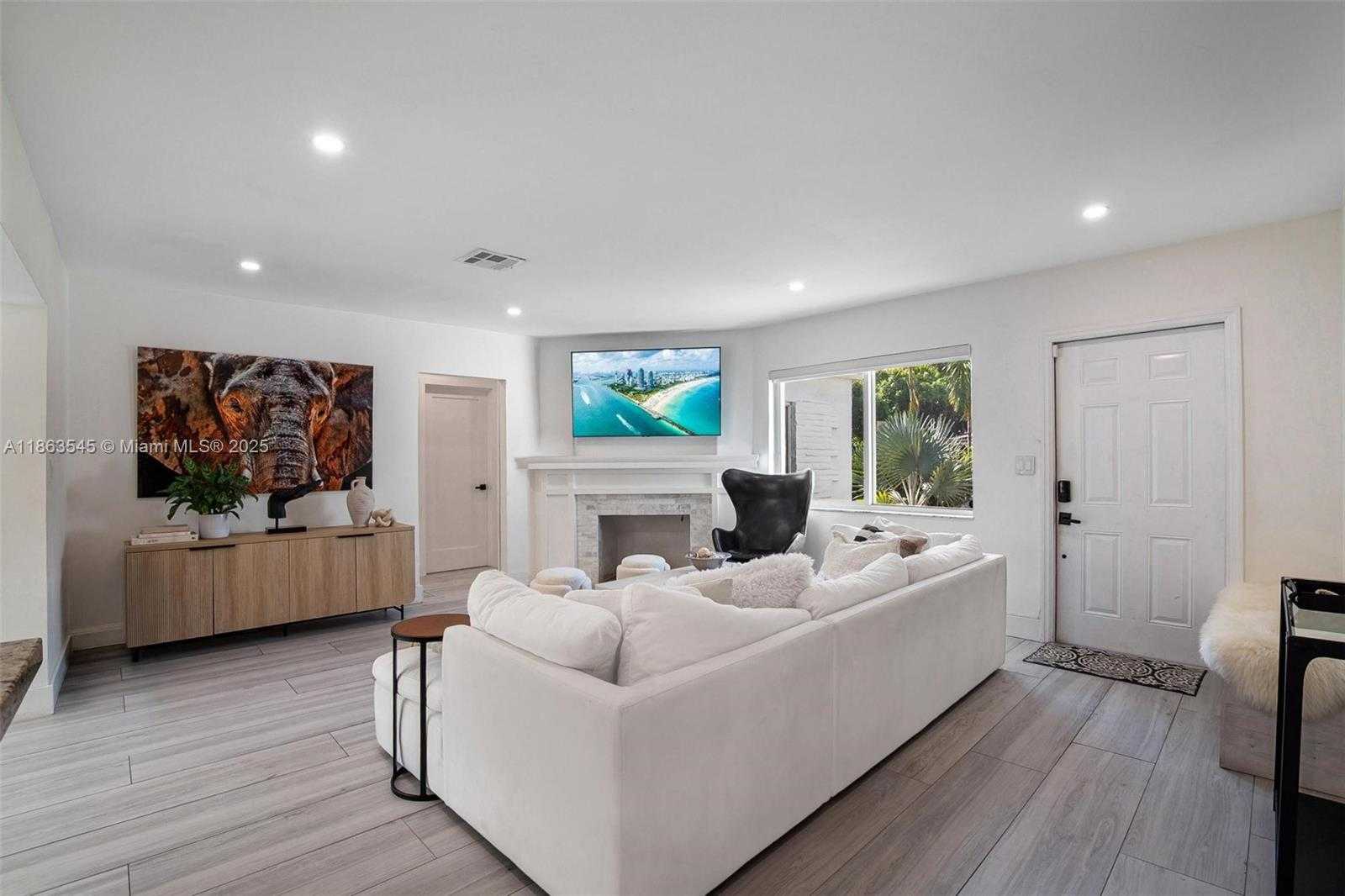 Small Image of 945 NORTH EAST 82ND ST, Miami Number 7