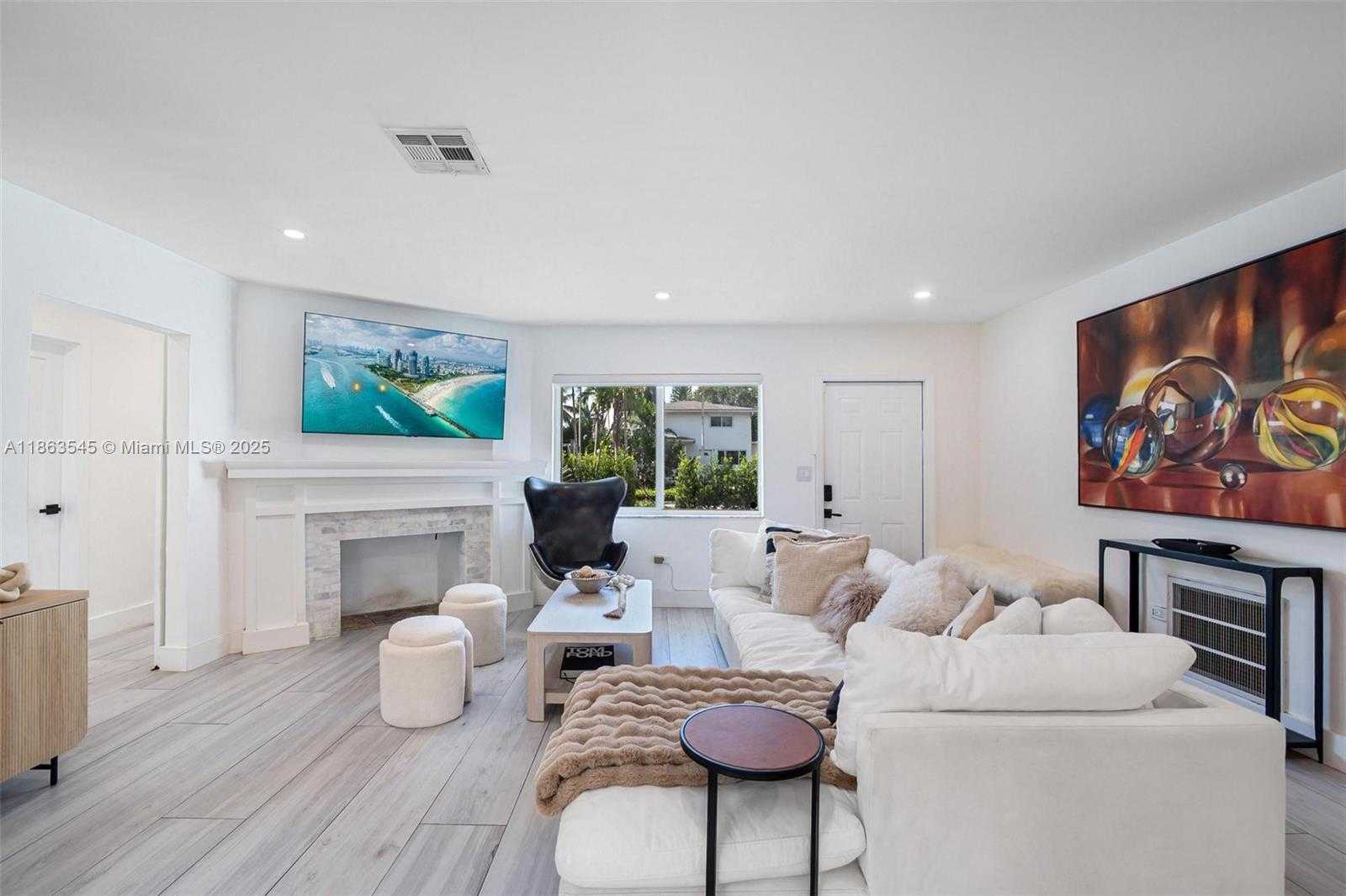 Small Image of 945 NORTH EAST 82ND ST, Miami Number 8