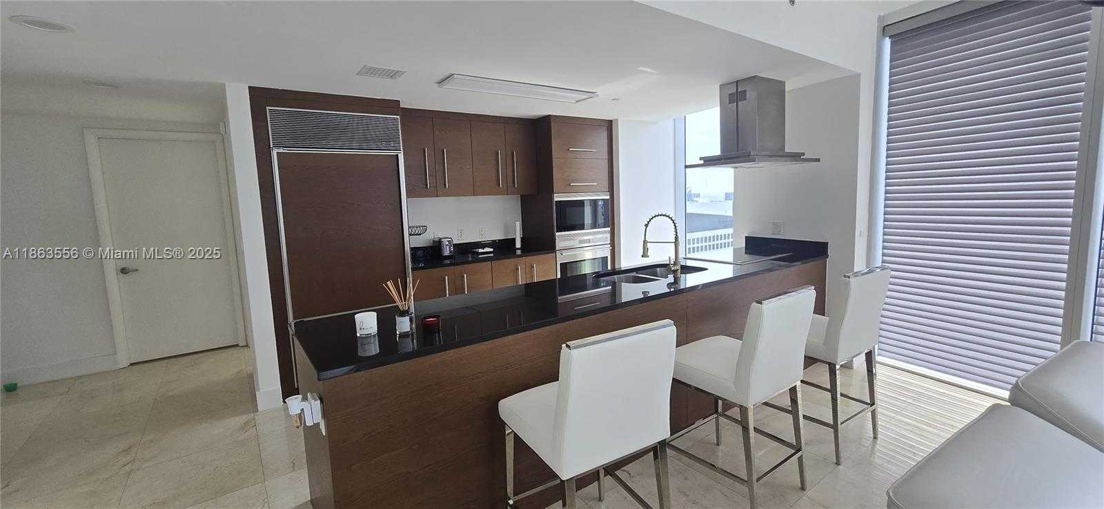 Small Image of 495 BRICKELL AVE #5310, Miami Number 2