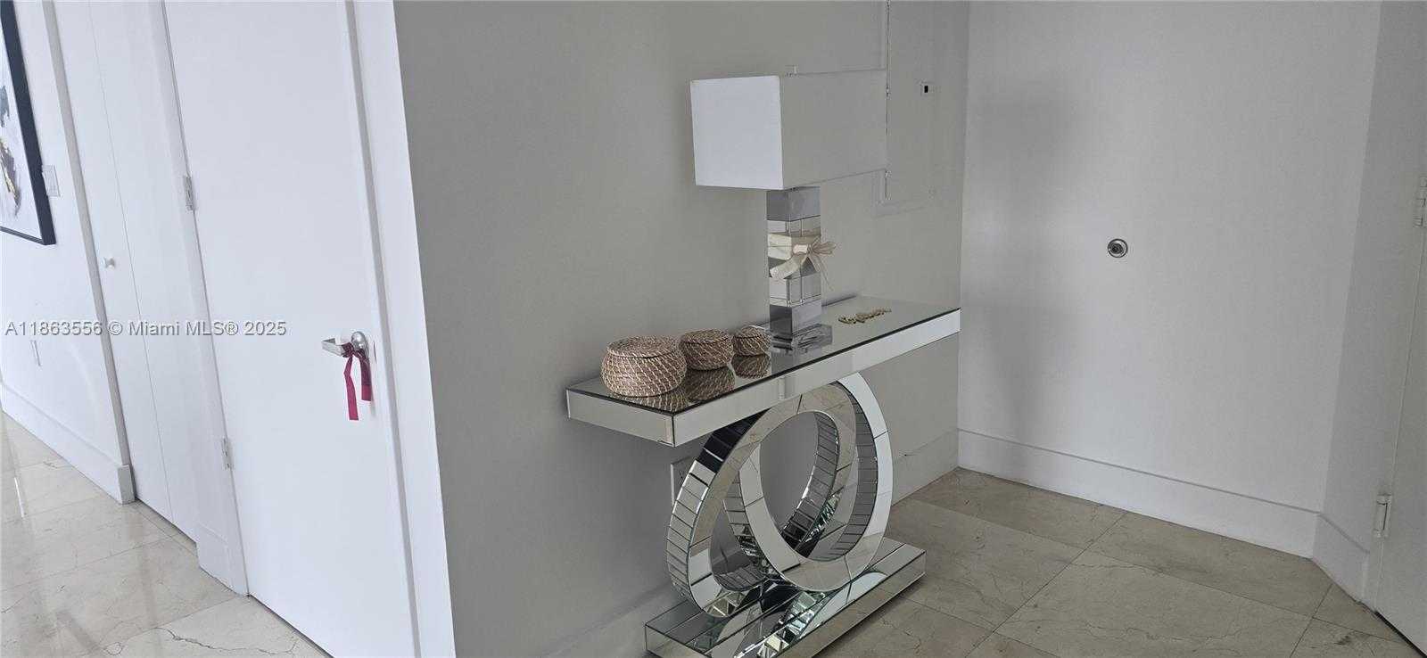 Small Image of 495 BRICKELL AVE #5310, Miami Number 3
