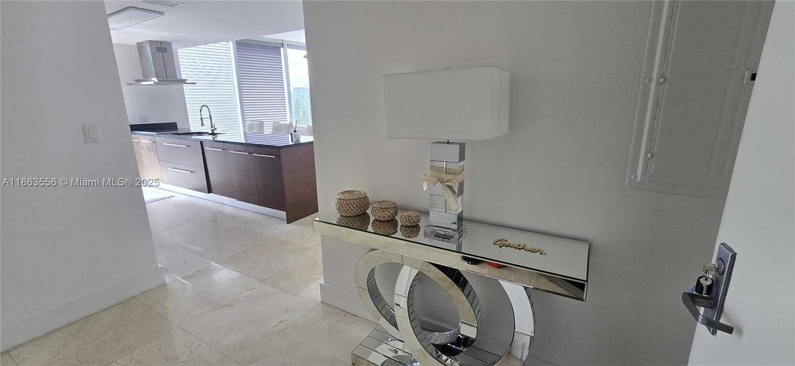 Small Image of 495 BRICKELL AVE #5310, Miami Number 4