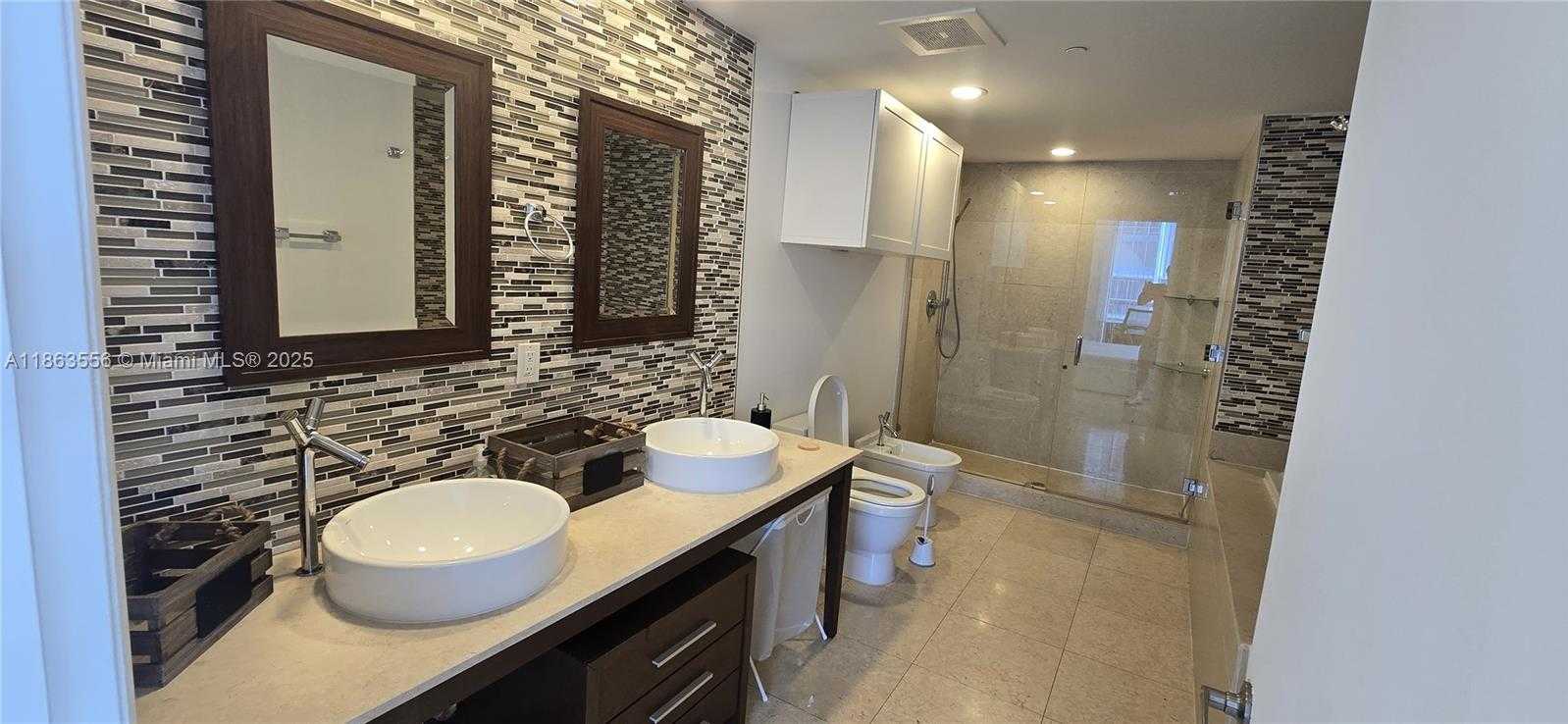 Small Image of 495 BRICKELL AVE #5310, Miami Number 7