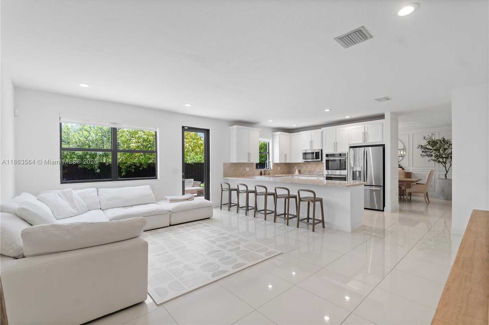 Small Image of 9974 NORTH WEST 86TH TER, Doral Number 15